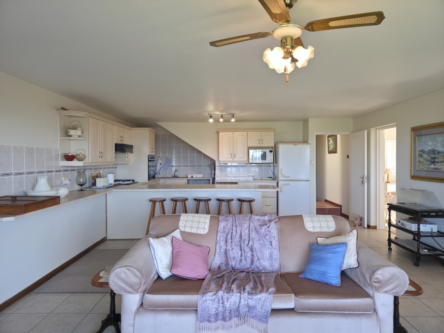 7 Bedroom Property for Sale in Wavecrest Eastern Cape